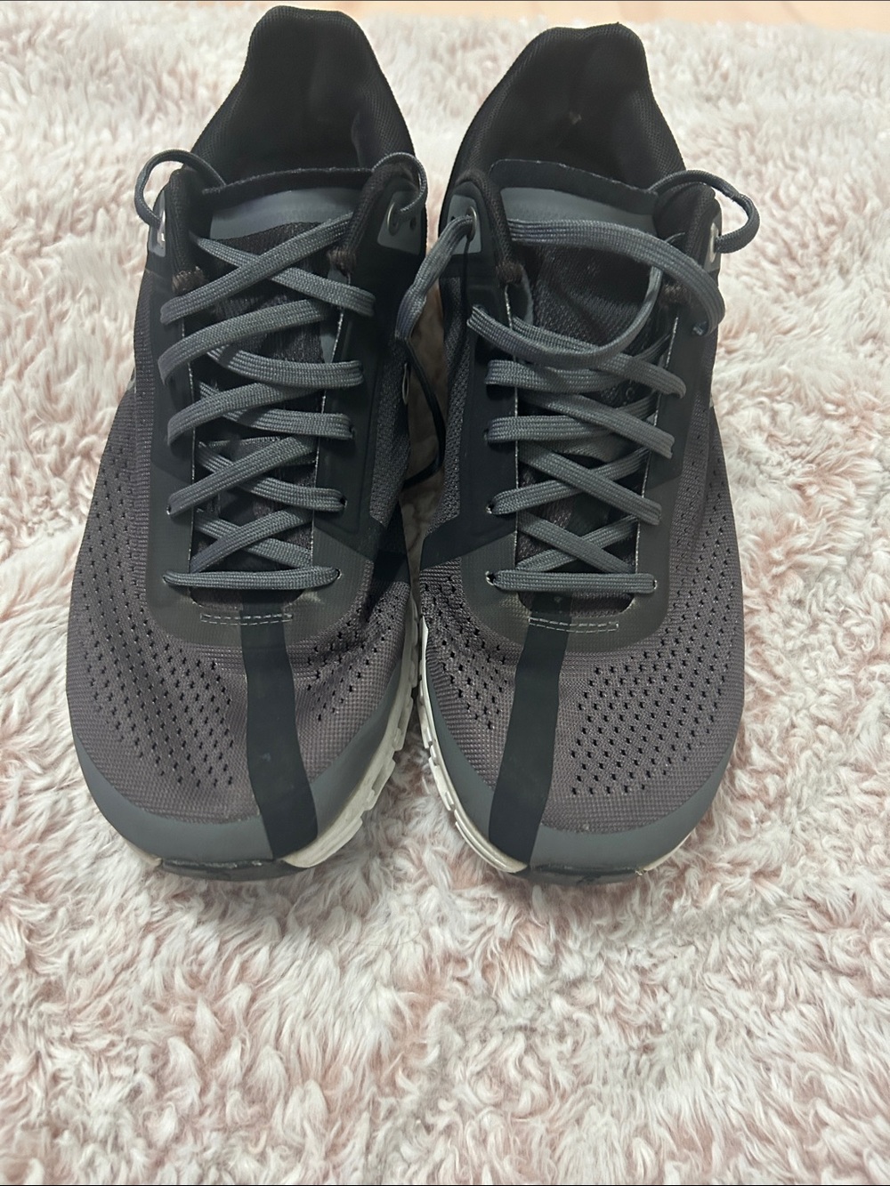 On Running Black and‎ Dark Gray Performance Sneakers cloud flow